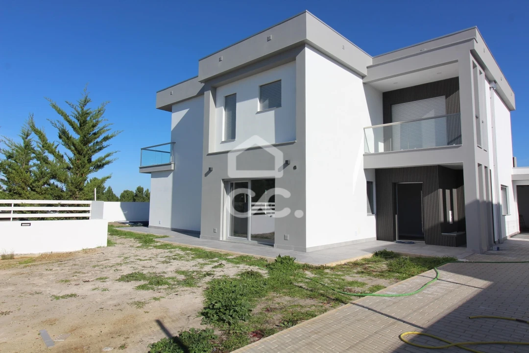 Moradia T4 para Venda em Azeitão (São Lourenço e São Simão) Foto 6