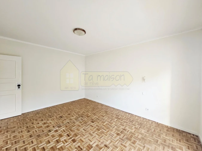 Apartamento T3 para Venda em Faro (Sé e São Pedro) Foto 13