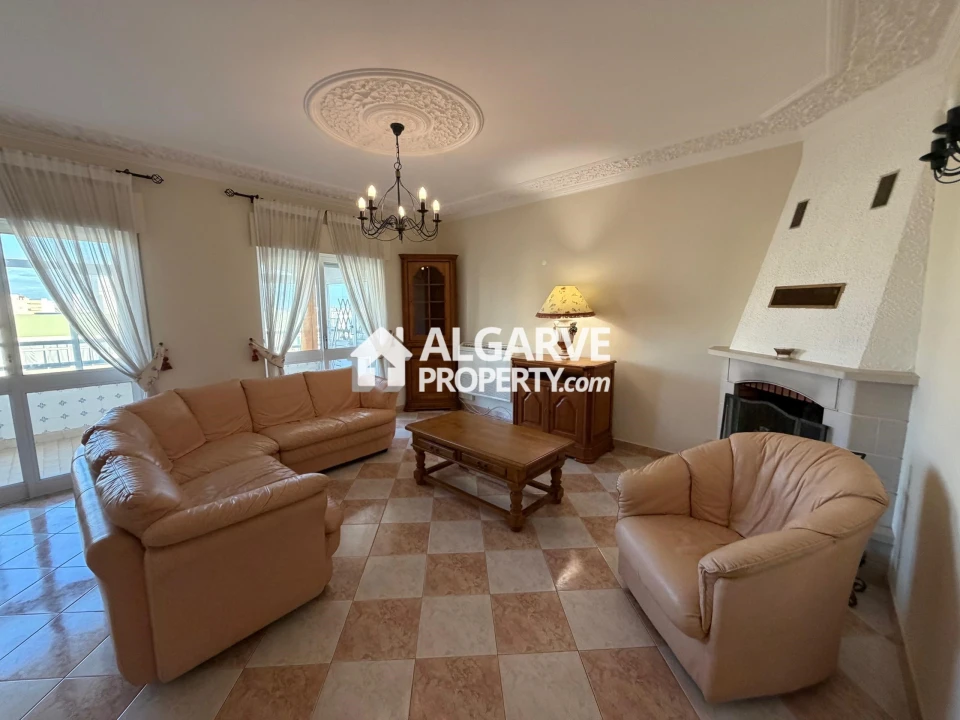Apartamento T4 para Venda em Quarteira Foto 9