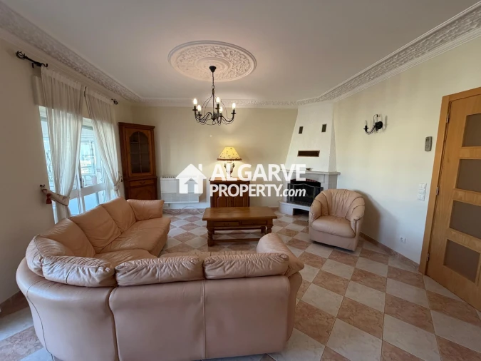 Apartamento T4 para Venda em Quarteira Foto 8