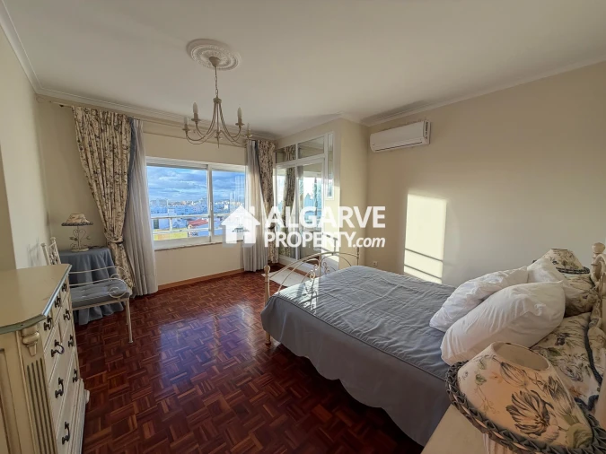 Apartamento T4 para Venda em Quarteira Foto 18