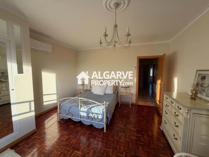 Apartamento T4 para Venda em Quarteira Foto 19