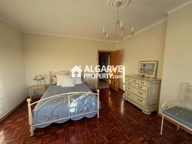 Apartamento T4 para Venda em Quarteira Foto 17