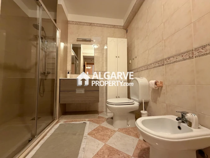 Apartamento T4 para Venda em Quarteira Foto 27