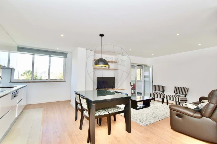 Apartamento T2 para Arrendamento férias em Alcabideche Foto 1