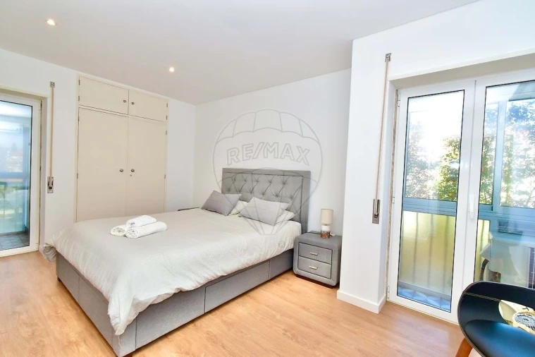 Apartamento T2 para Arrendamento férias em Alcabideche Foto 9