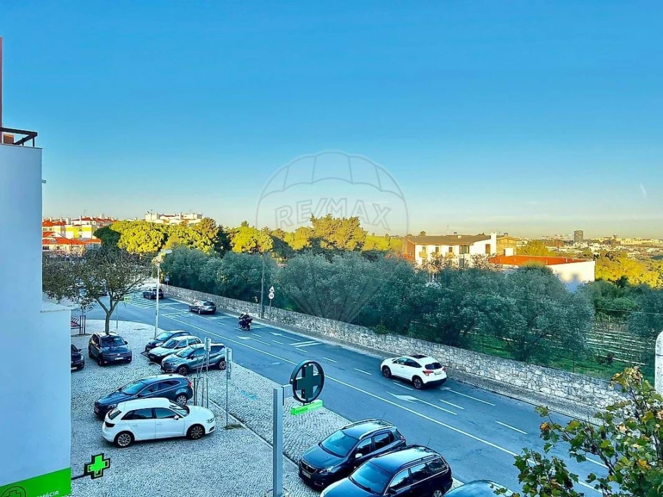 Apartamento T3 para Venda em Carcavelos e Parede Foto 16