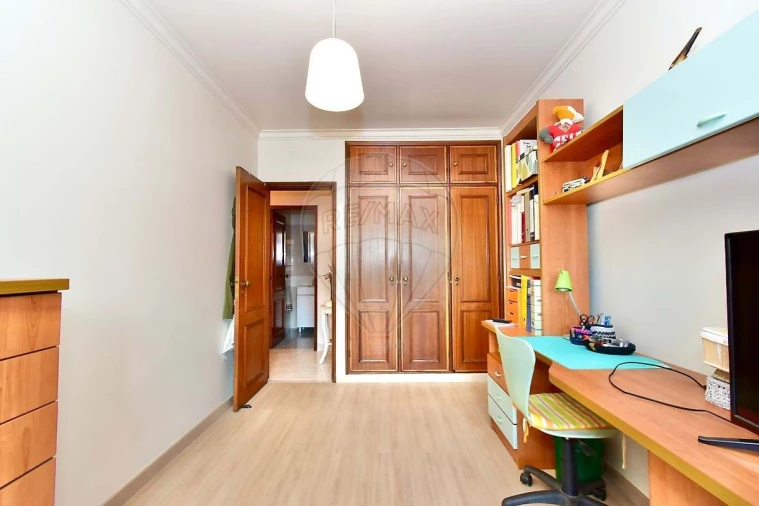 Apartamento T3 para Venda em Carcavelos e Parede Foto 14