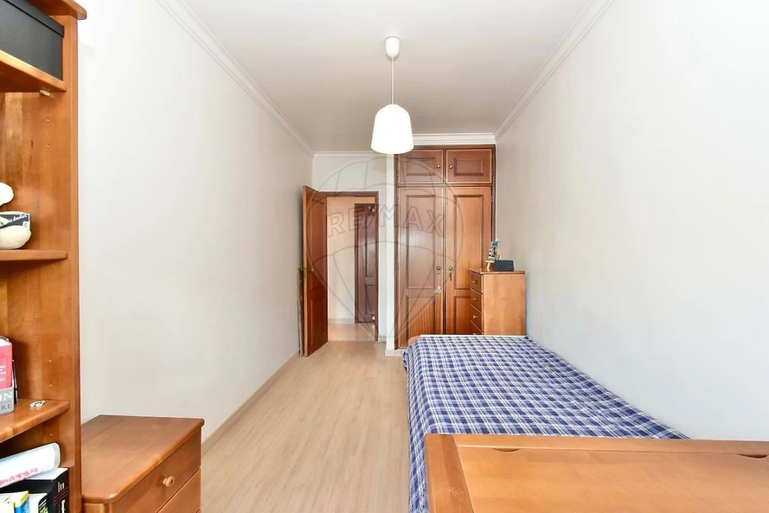 Apartamento T3 para Venda em Carcavelos e Parede Foto 11