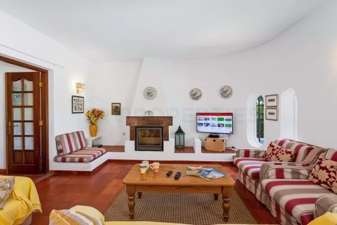 Moradia T4 para Venda em Quarteira Foto 13