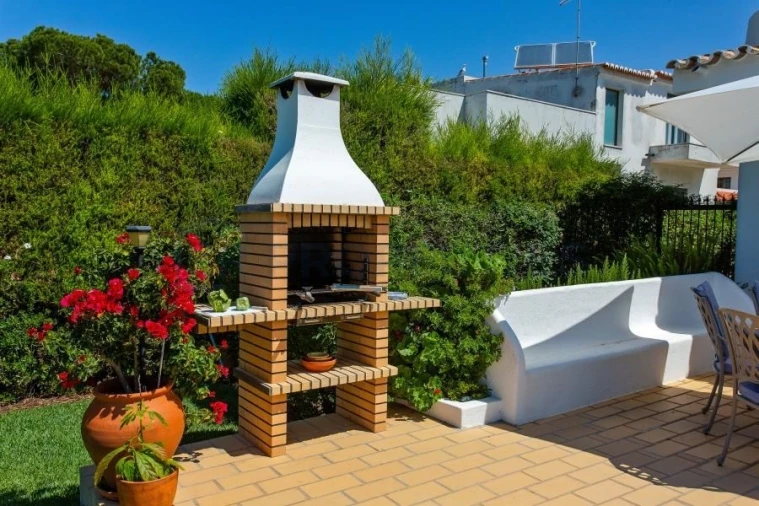 Moradia T4 para Venda em Quarteira Foto 18