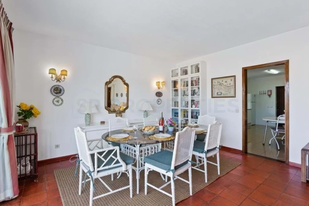 Moradia T4 para Venda em Quarteira Foto 15