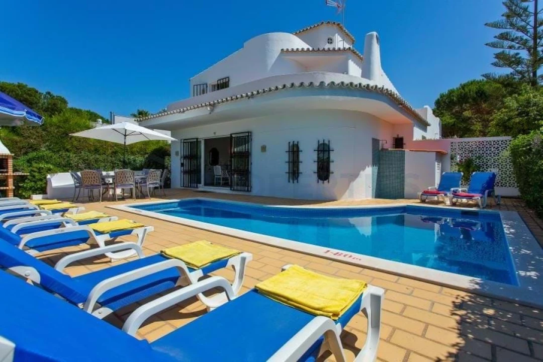 Moradia T4 para Venda em Quarteira Foto 6