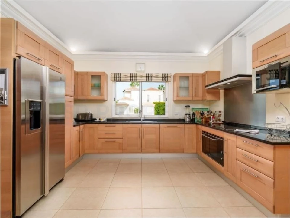 Moradia T4 para Venda em Quarteira Foto 24