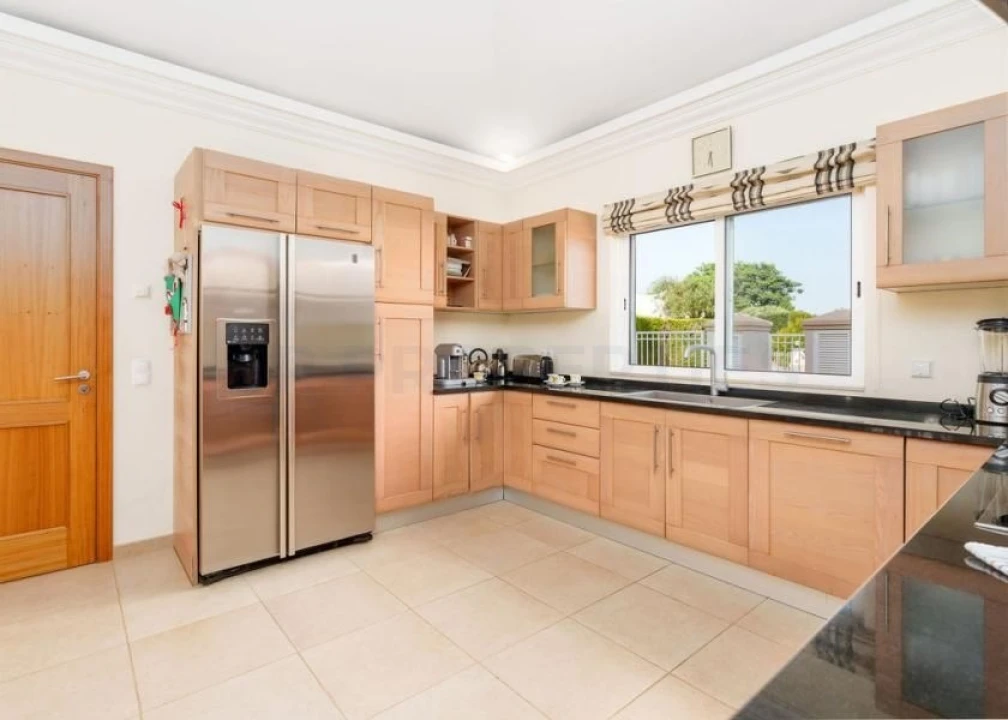 Moradia T4 para Venda em Quarteira Foto 28