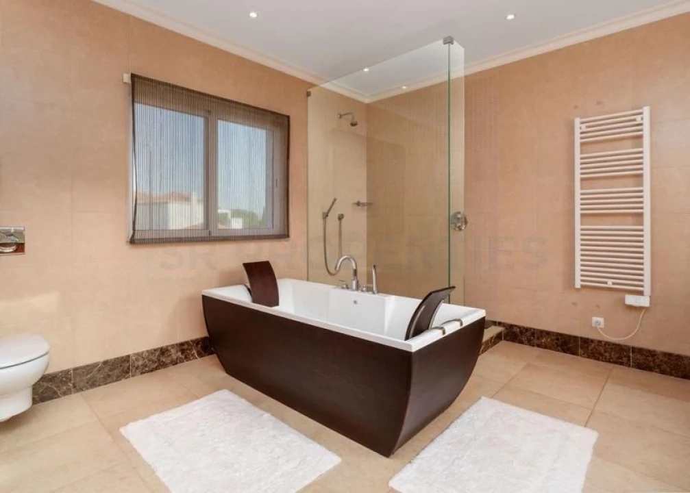 Moradia T4 para Venda em Quarteira Foto 20