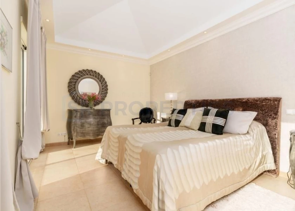 Moradia T4 para Venda em Quarteira Foto 29