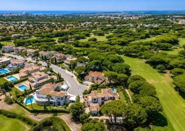 Moradia T4 para Venda em Quarteira