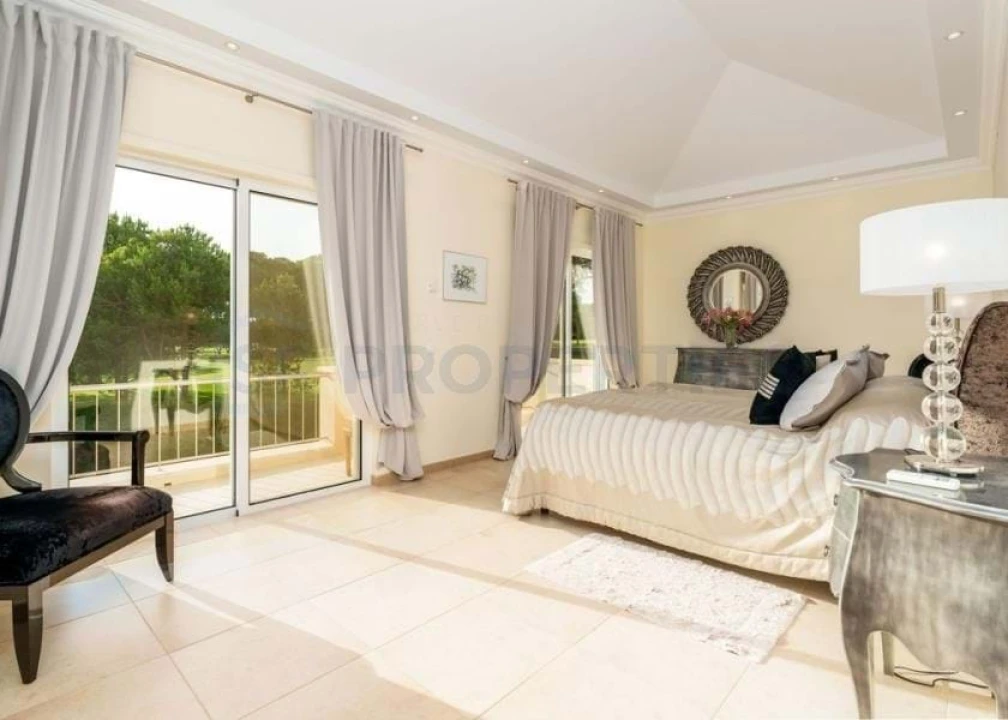 Moradia T4 para Venda em Quarteira Foto 42