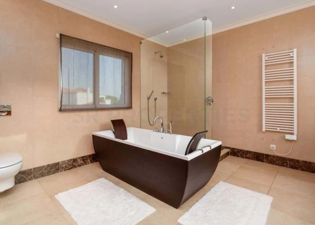 Moradia T4 para Venda em Quarteira Foto 35