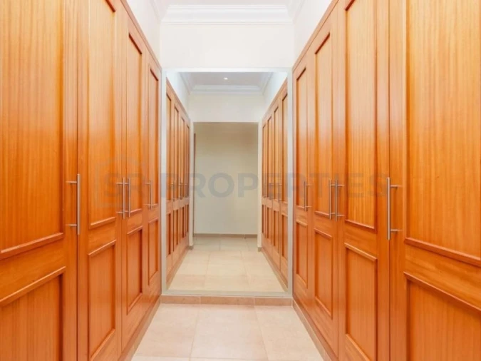 Moradia T4 para Venda em Quarteira Foto 39