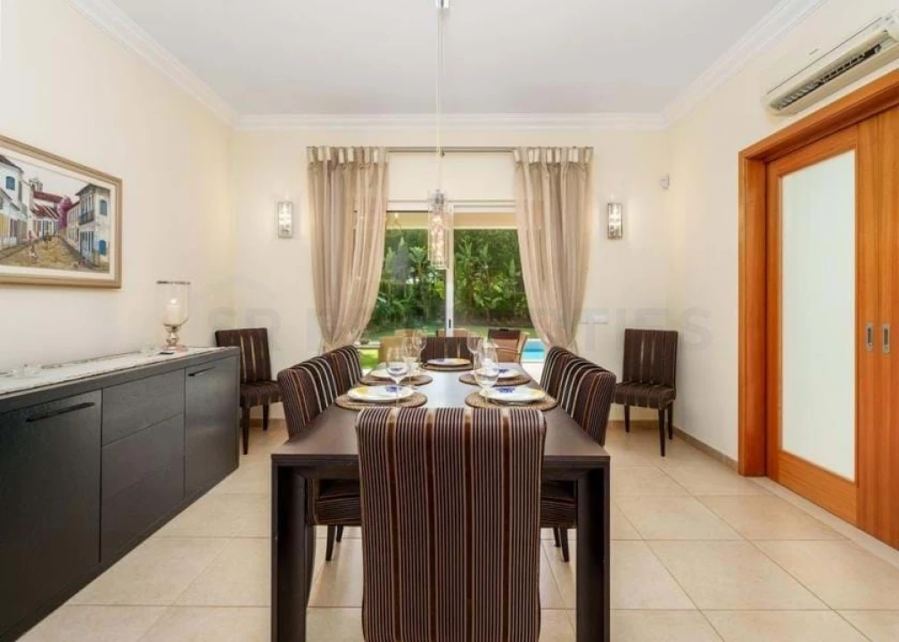 Moradia T4 para Venda em Quarteira Foto 15