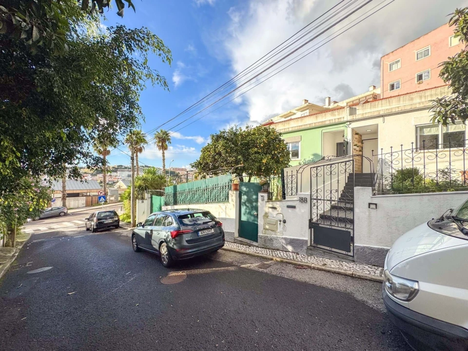 Moradia T3 para Venda em Algés, Linda-A-Velha e Cruz Quebrada-Dafundo Foto 2