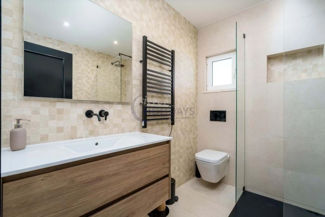 Moradia T3 para Venda em Quarteira Foto 9