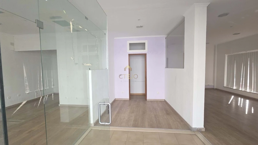 Negócio para Venda em Pinhal Novo Foto 11