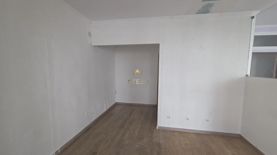 Negócio para Venda em Pinhal Novo Foto 12