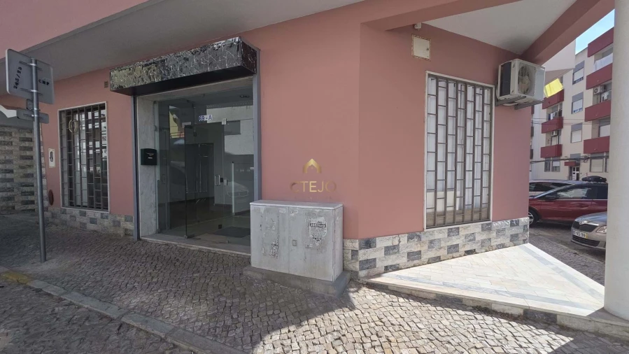 Negócio para Venda em Pinhal Novo Foto 3