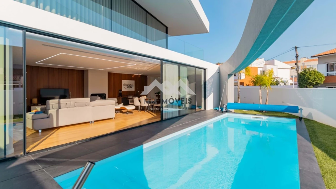 Moradia T4 para Venda em Vila Nova da Telha Foto 8