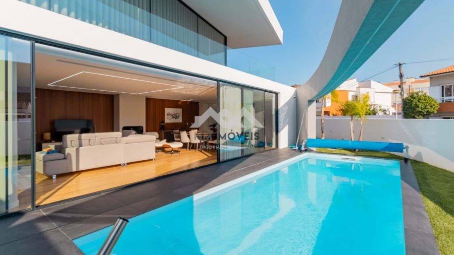 Moradia T4 para Venda em Vila Nova da Telha Foto 8