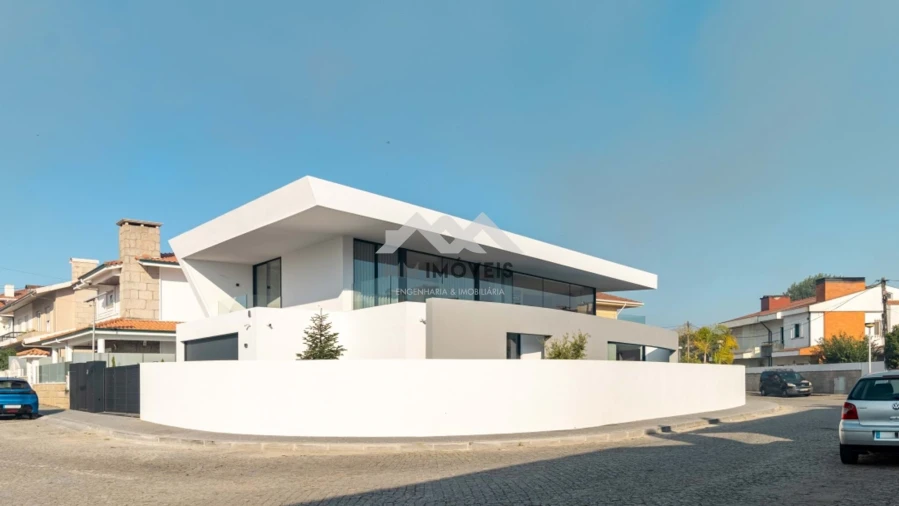 Moradia T4 para Venda em Vila Nova da Telha Foto 33