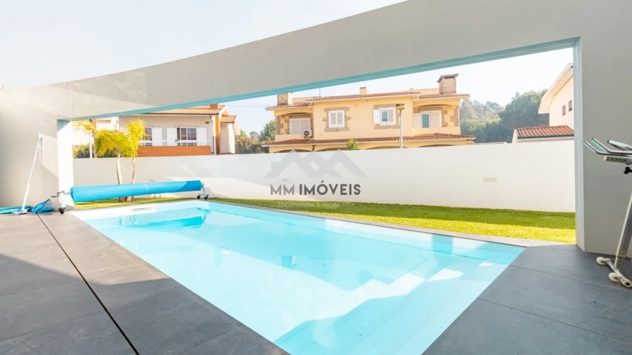 Moradia T4 para Venda em Vila Nova da Telha Foto 58