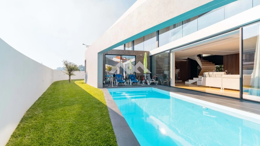 Moradia T4 para Venda em Vila Nova da Telha Foto 26