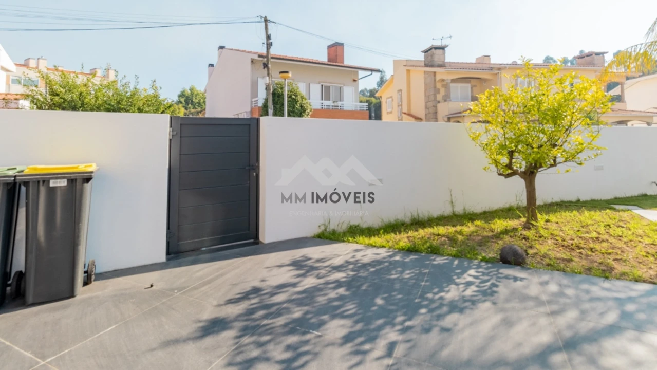 Moradia T4 para Venda em Vila Nova da Telha Foto 42