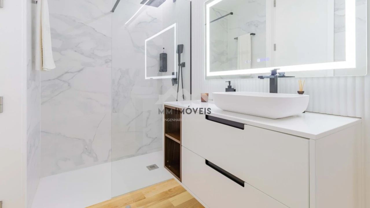 Moradia T4 para Venda em Vila Nova da Telha Foto 12