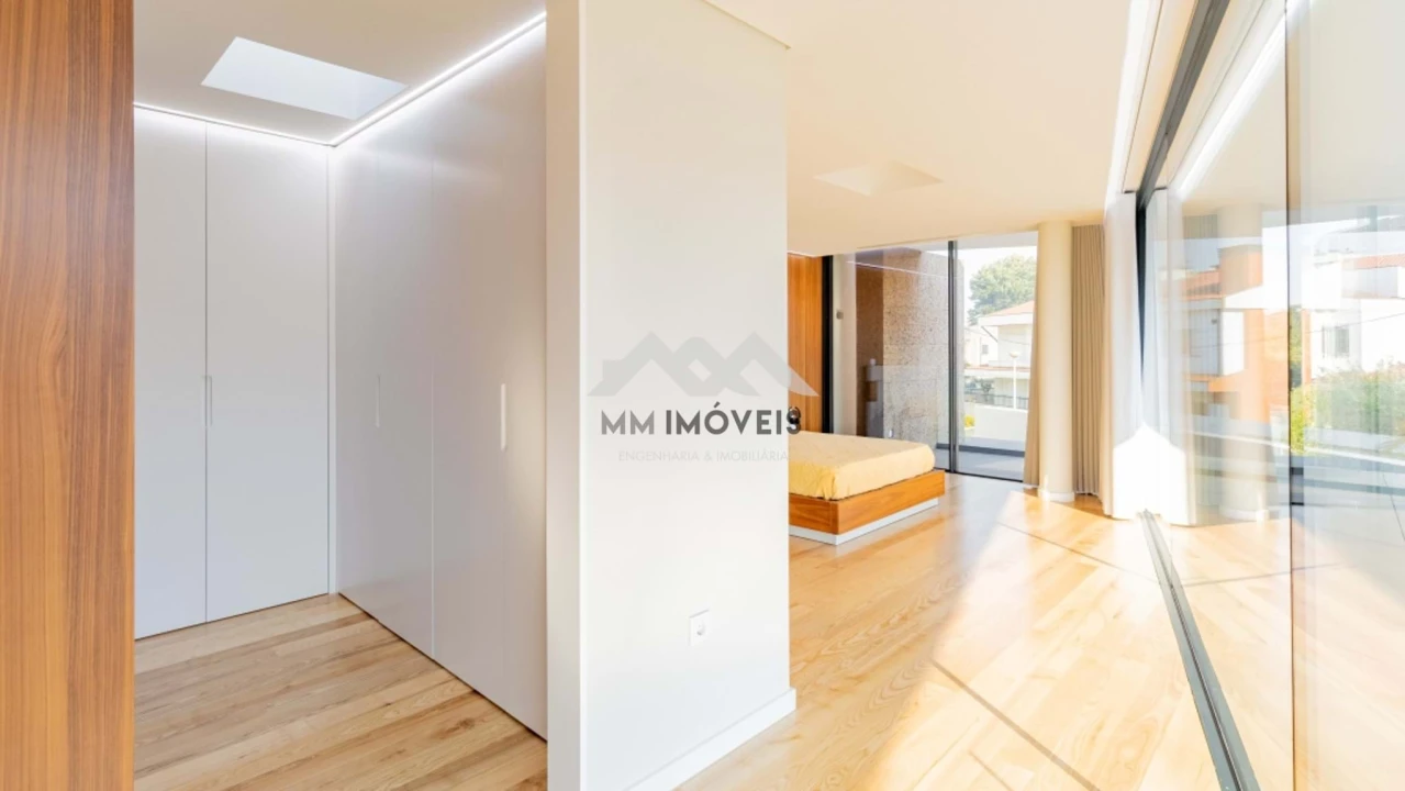 Moradia T4 para Venda em Vila Nova da Telha Foto 5