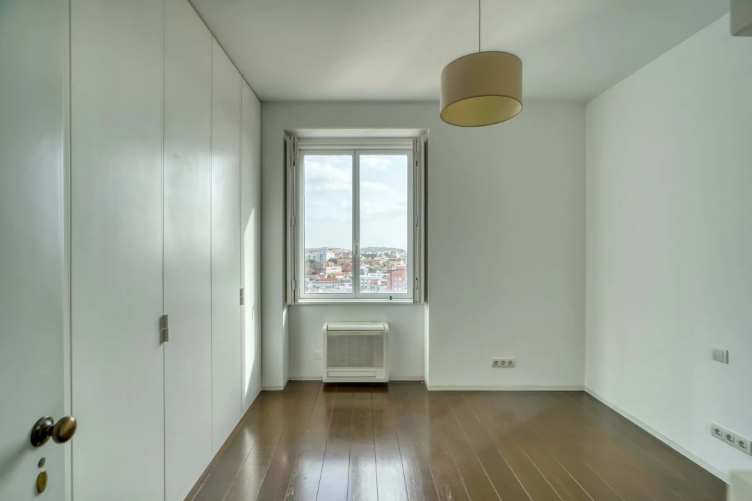 Apartamento T4 para Arrendamento em Campo de Ourique Foto 24