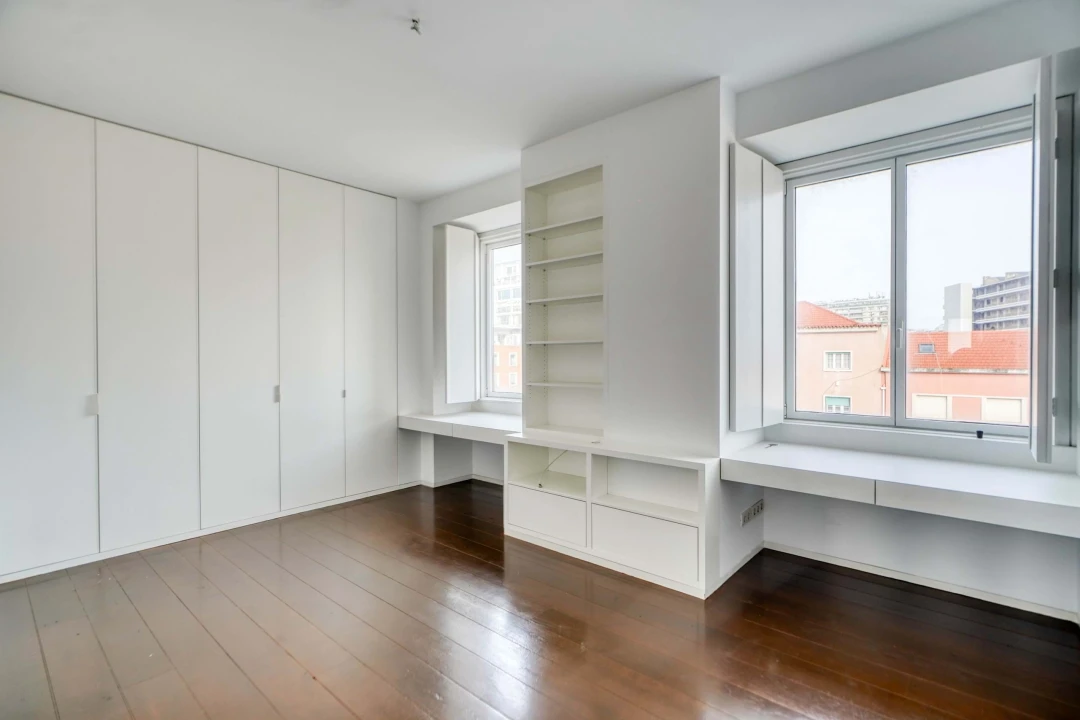 Apartamento T4 para Arrendamento em Campo de Ourique Foto 32