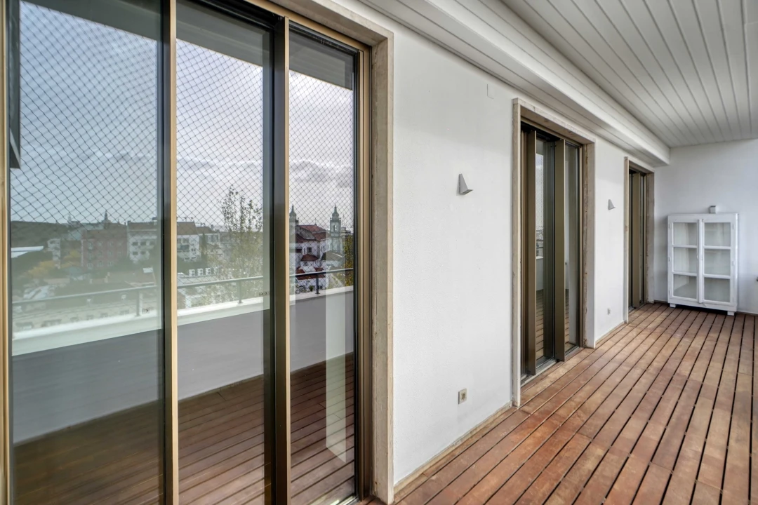 Apartamento T4 para Arrendamento em Campo de Ourique Foto 2
