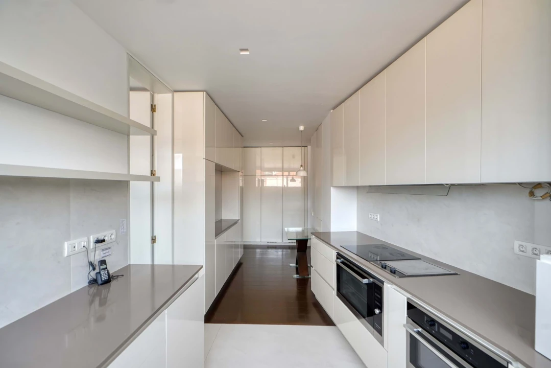 Apartamento T4 para Arrendamento em Campo de Ourique Foto 21