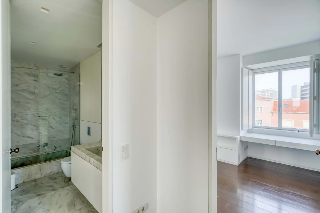 Apartamento T4 para Arrendamento em Campo de Ourique Foto 36