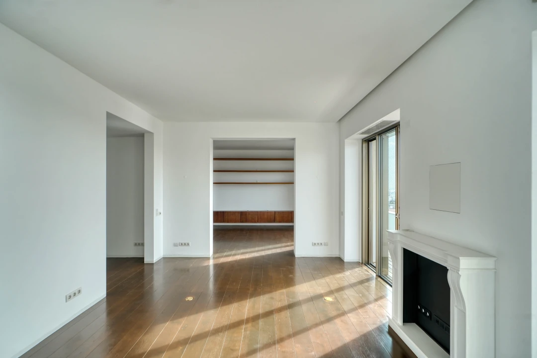 Apartamento T4 para Arrendamento em Campo de Ourique Foto 47