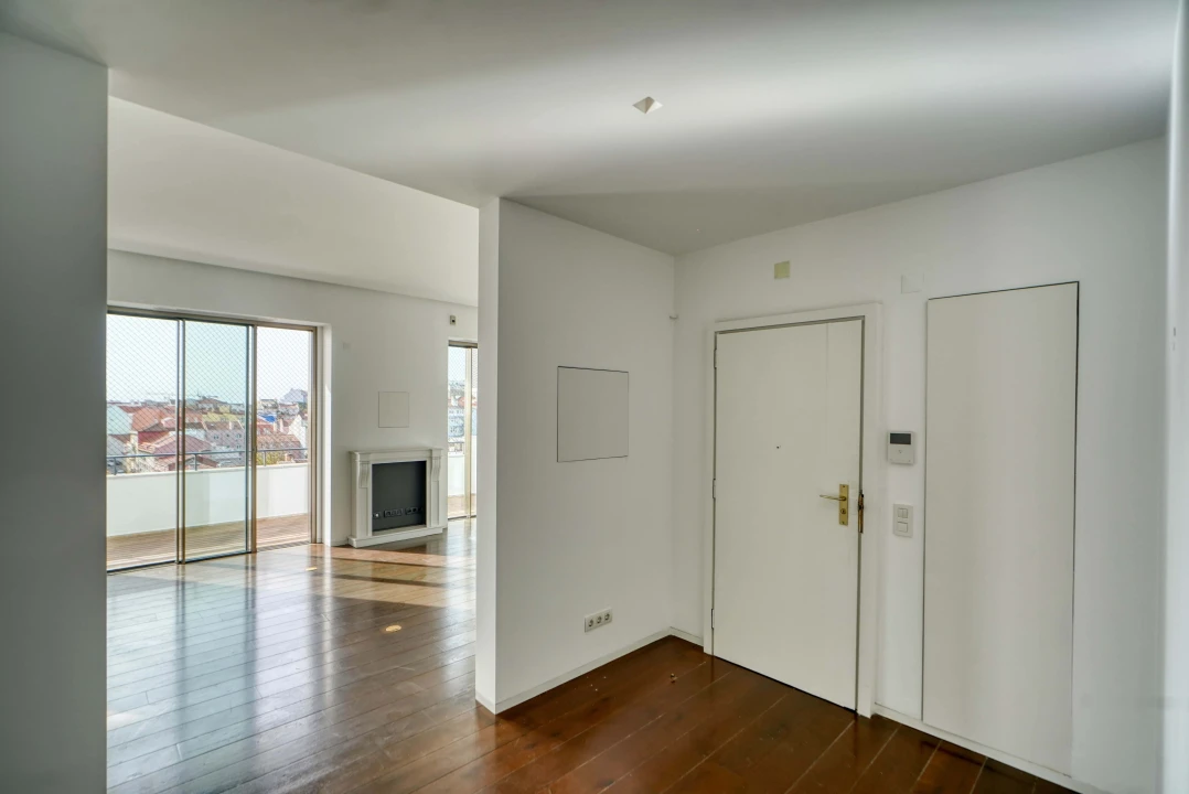 Apartamento T4 para Arrendamento em Campo de Ourique Foto 45