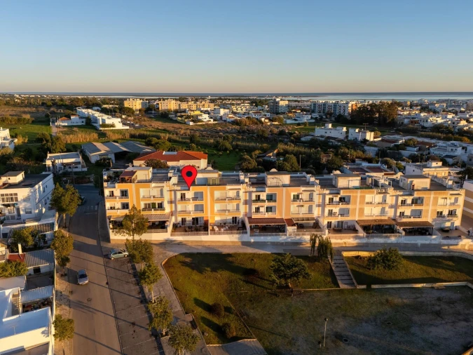 Apartamento T2 para Venda em Quelfes Foto 50
