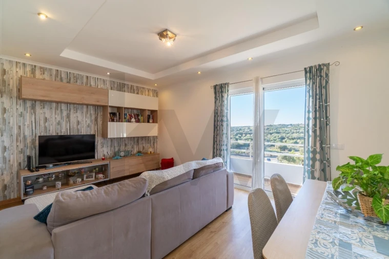 Apartamento T2 para Venda em Quelfes Foto 13