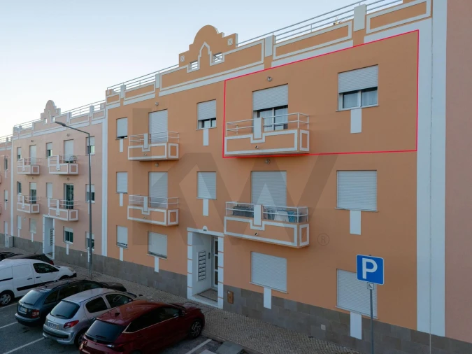 Apartamento T2 para Venda em Quelfes Foto 3