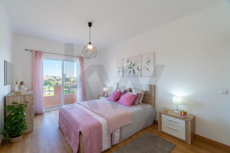 Apartamento T2 para Venda em Quelfes Foto 20